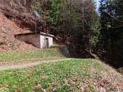 37 E si passa da un bacino per raccolta acqua sorgiva